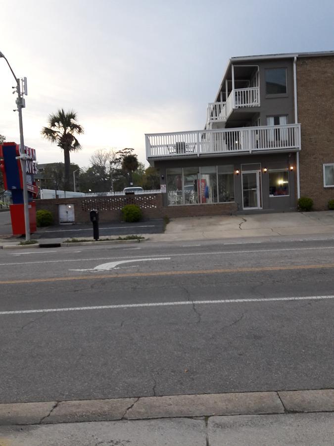 Ocean Waves Hotel Myrtle Beach Exterior photo